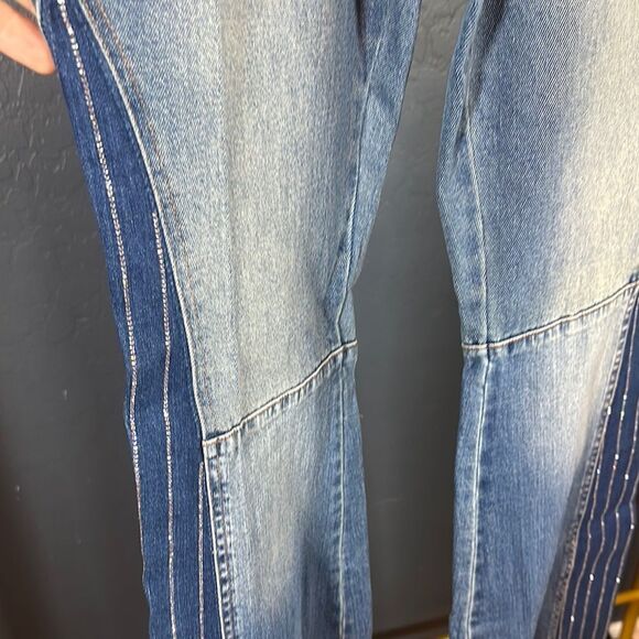 NWT Blue B Flare Wide Leg Jeans with High Waist and Distressed Details - Picture 4 of 10